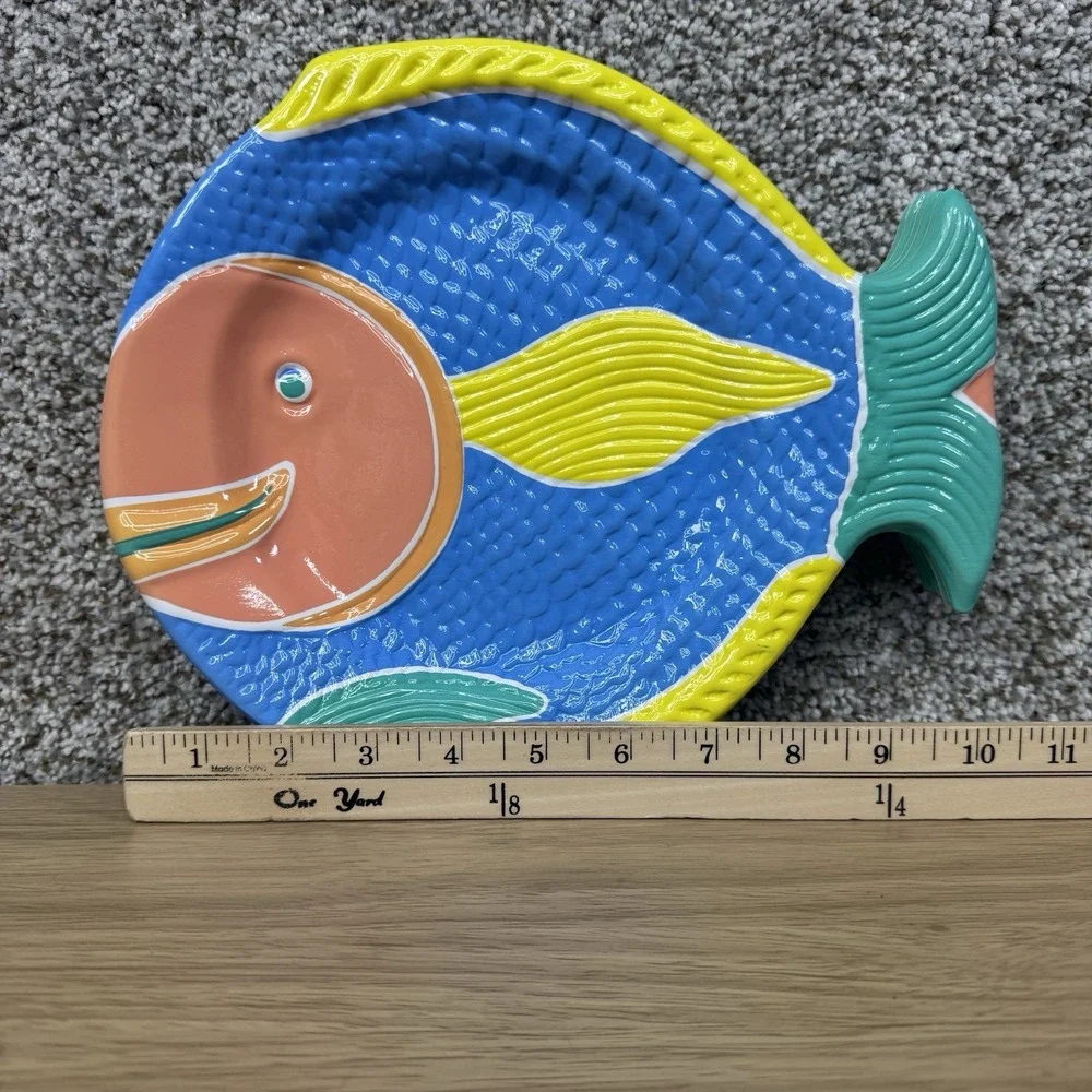 Vintage Ullman Leisure Time Plastic Tropical Fish Plates 11x9